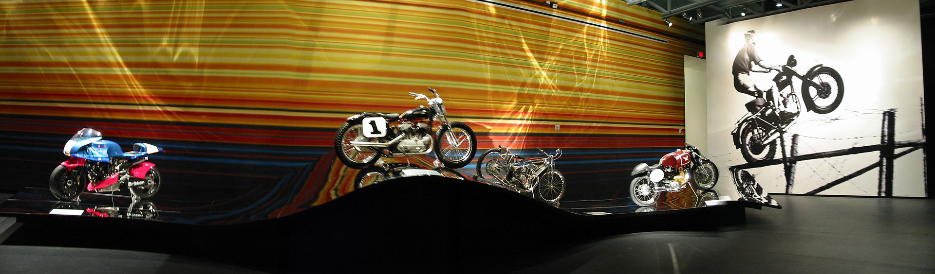 Guggenheim_Las_Vegas_-Art_of_the_Motorcycle-_Panorama_8