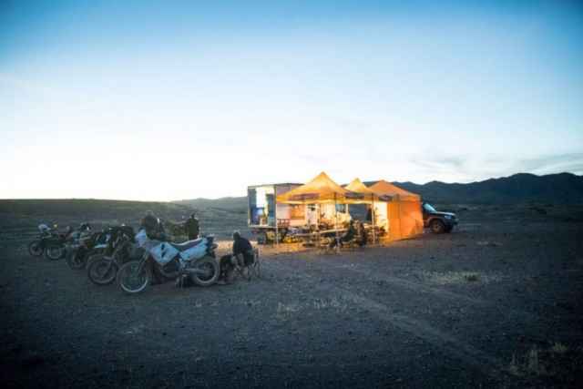 Scram-Africa-Götz-Göppert-The-Vintagent-camp-768×512