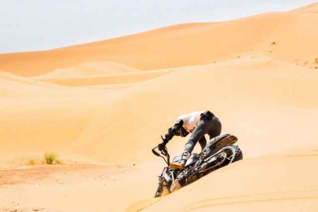 Scram-Africa-Götz-Göppert-The-Vintagent-crash-768×512